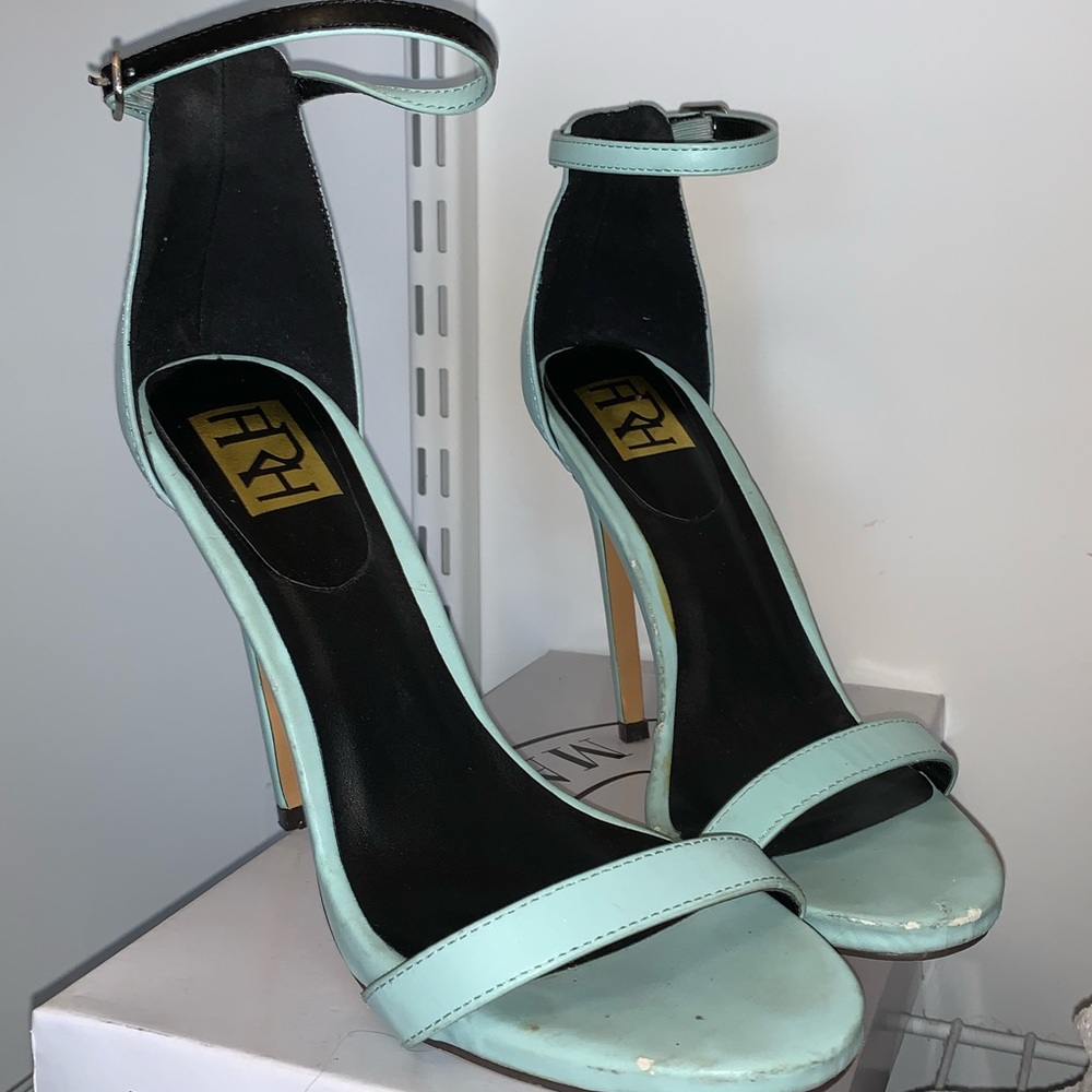Mint blue single strapped heels❤️